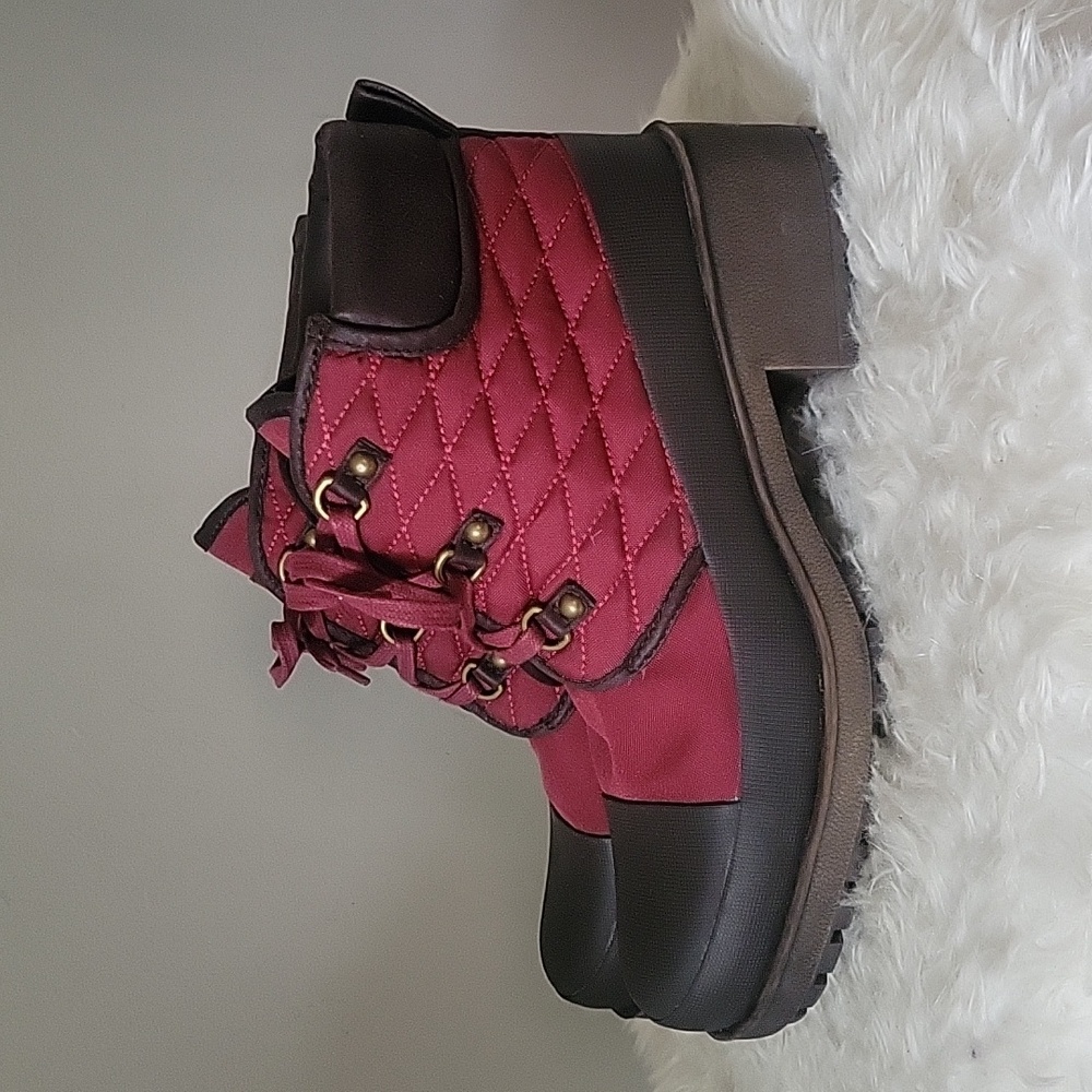 NEW Waterproof Quilted Boots (10)
